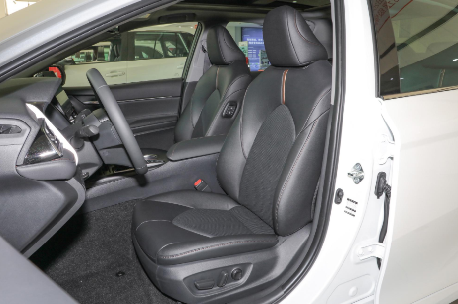 广汽丰田凯美瑞解析，适合家用么，选择哪款车型更实惠