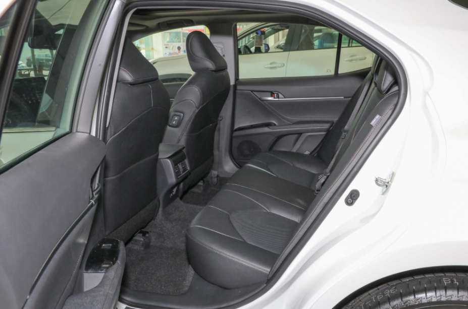 广汽丰田凯美瑞解析，适合家用么，选择哪款车型更实惠