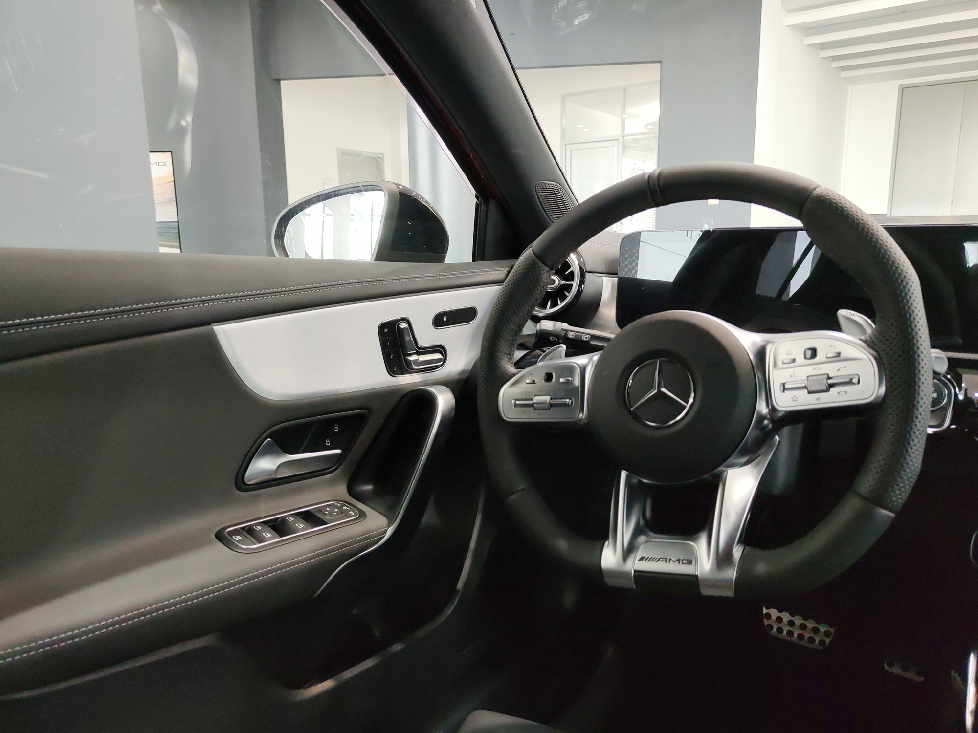 实拍AMG A 35，奔驰性能圈入场券到手了