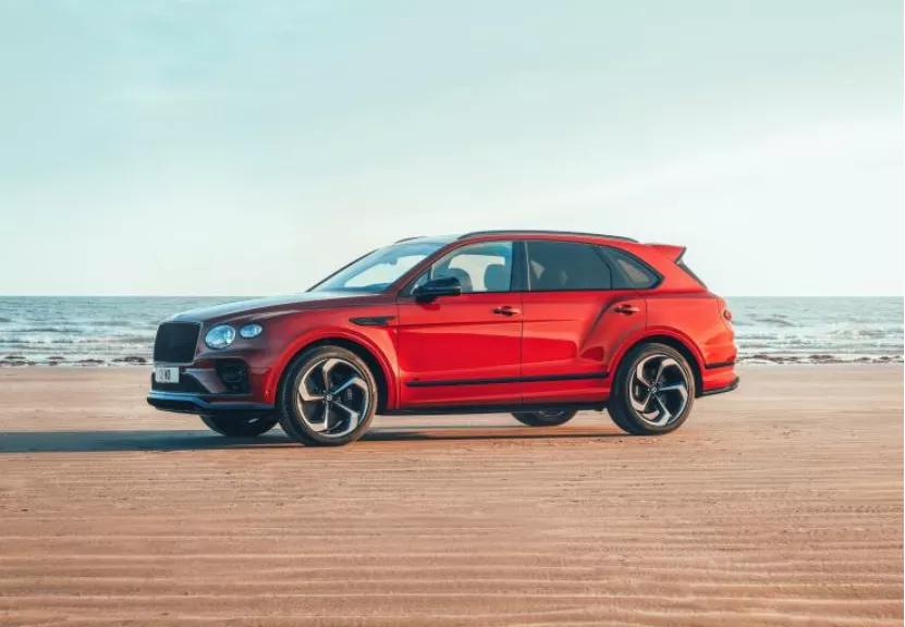 宝马M135i xDrive官图公布；本田CB1100系列发布最后一款