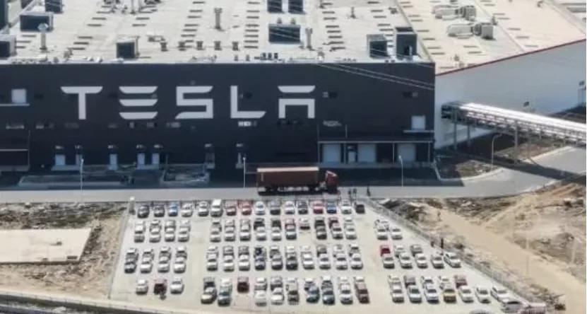 宝马3系电动版谍照曝光；奔驰AMG GT将于12月底停产