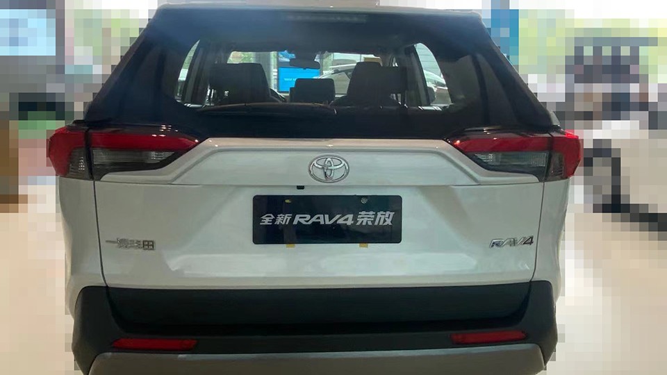 真实购车：卡罗拉到RAV4荣放，想尝新但“败给”习惯？