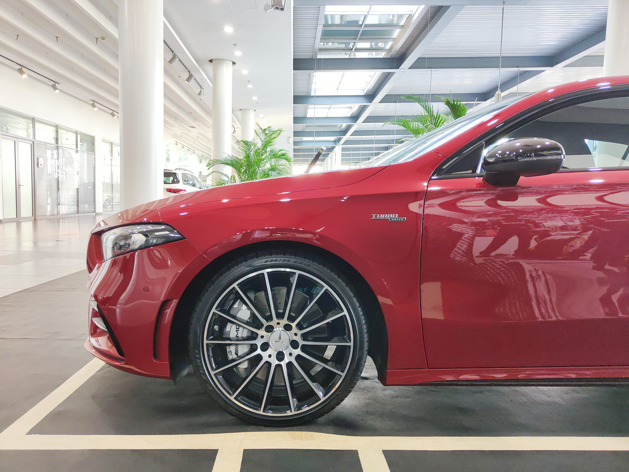 实拍AMG A 35，奔驰性能圈入场券到手了