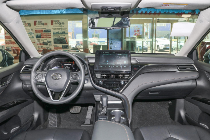 广汽丰田凯美瑞解析，适合家用么，选择哪款车型更实惠