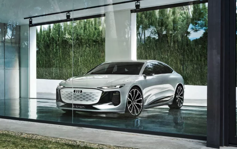 威马新能源车在充电站自燃；北汽BJ212将推出新一代车型