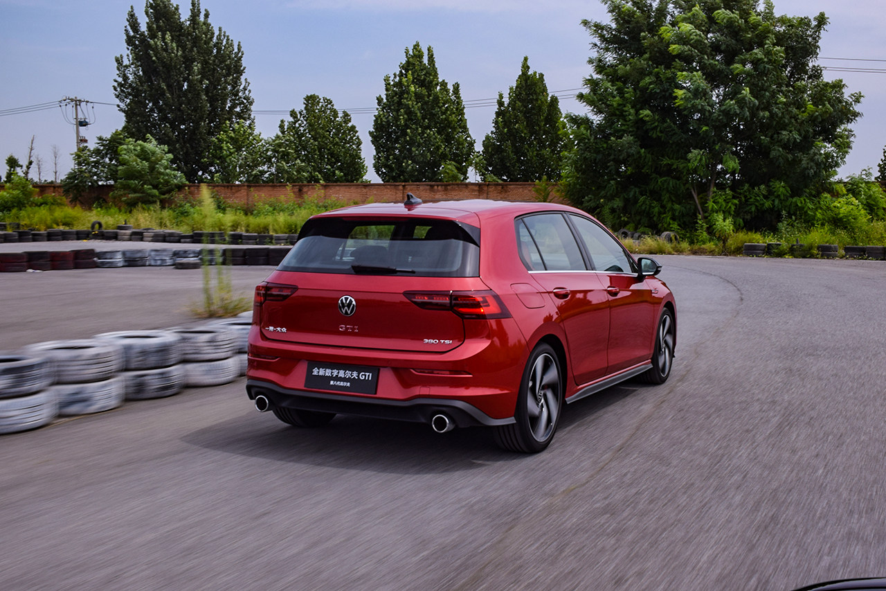220匹马力 第八代高尔夫gti试驾 我动心了!