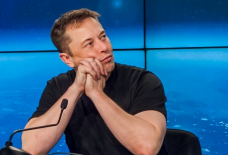 富士康推出三款电动车,看似“撞名”特斯拉,实则有更大野心