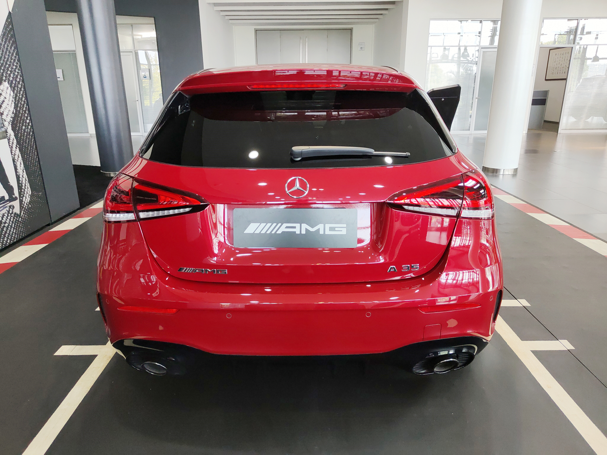 实拍AMG A 35，奔驰性能圈入场券到手了