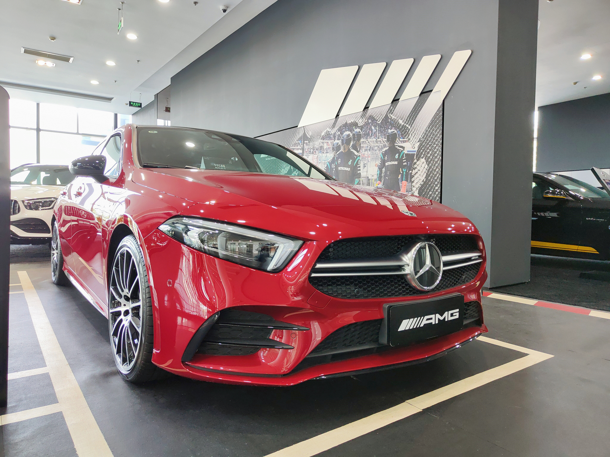 实拍AMG A 35，奔驰性能圈入场券到手了