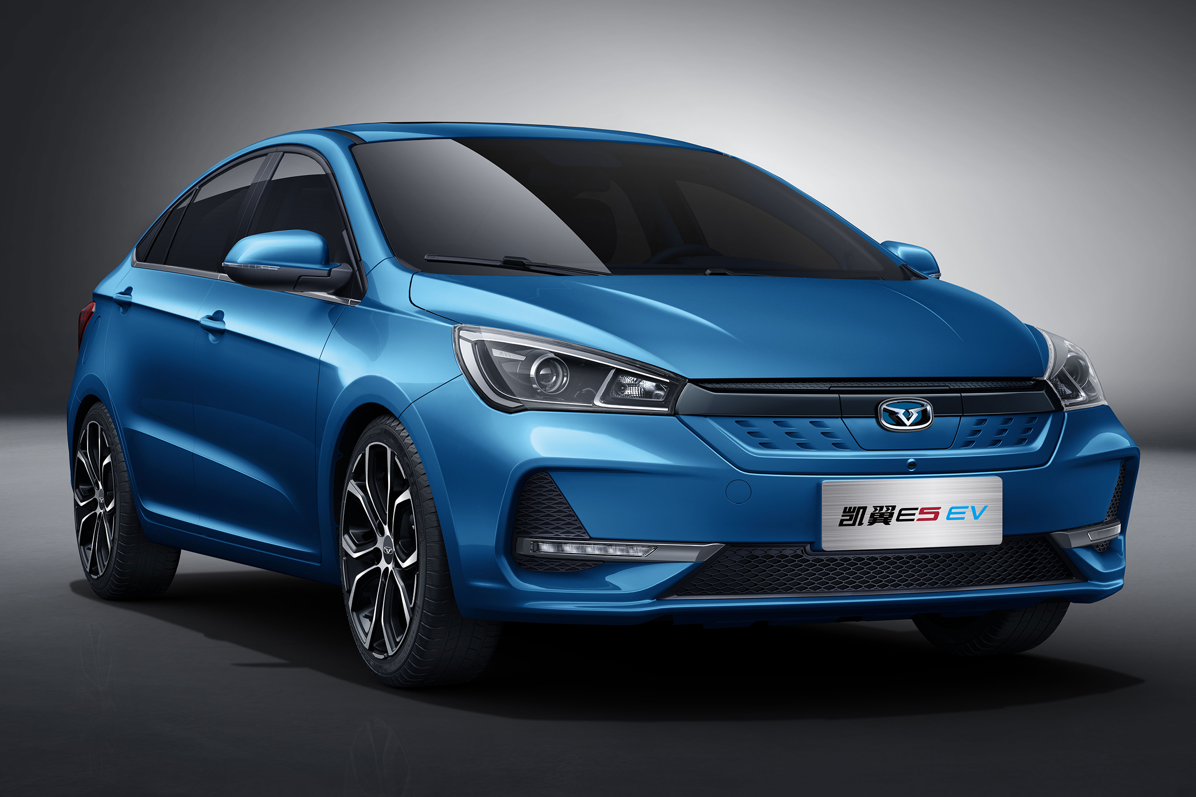 新车｜增加致富版车型，售价13.78万元！新款凯翼E5 EV上市