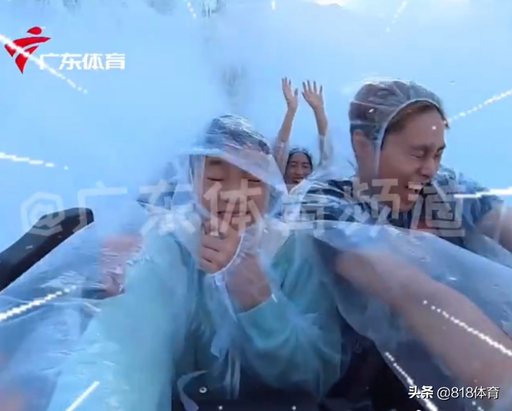 宠溺!全红婵谢思埸睁大双眼玩过山车,何教练:他们不是惧怕是训练