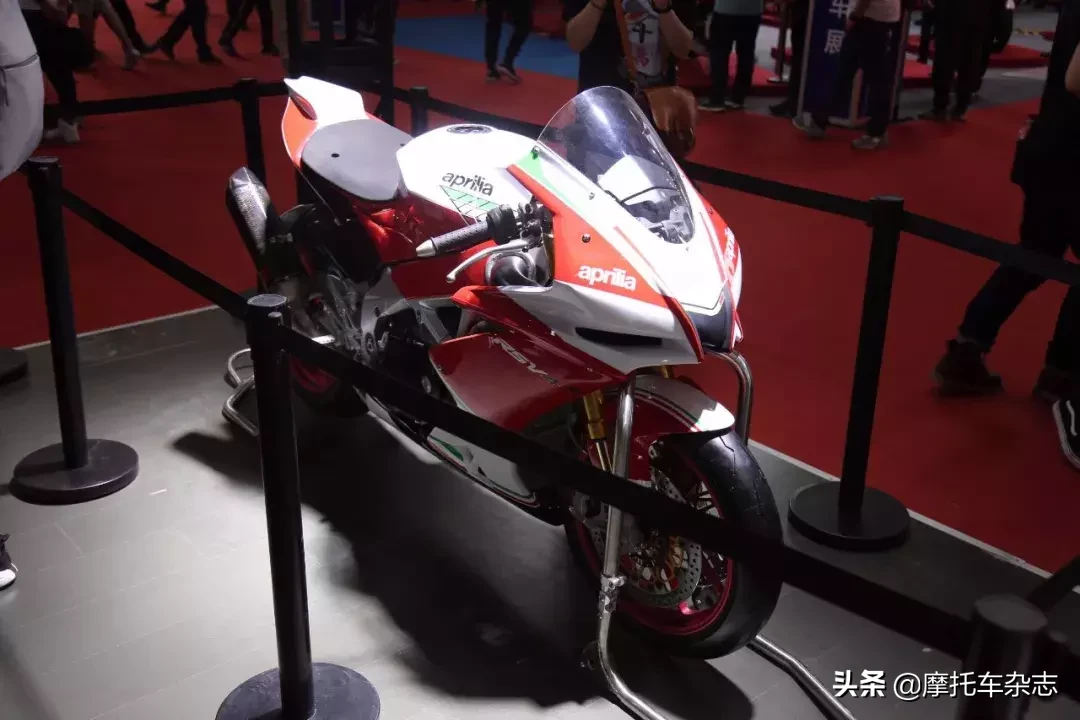 新款Vespa 300售价4.98万起，横置V缸ADV发布！