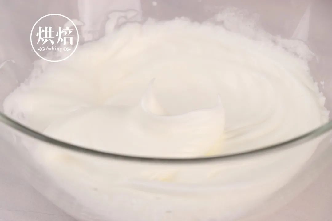 用平底锅煎了个蛋糕 播放量一不小心上了千万 软软呼呼像云朵