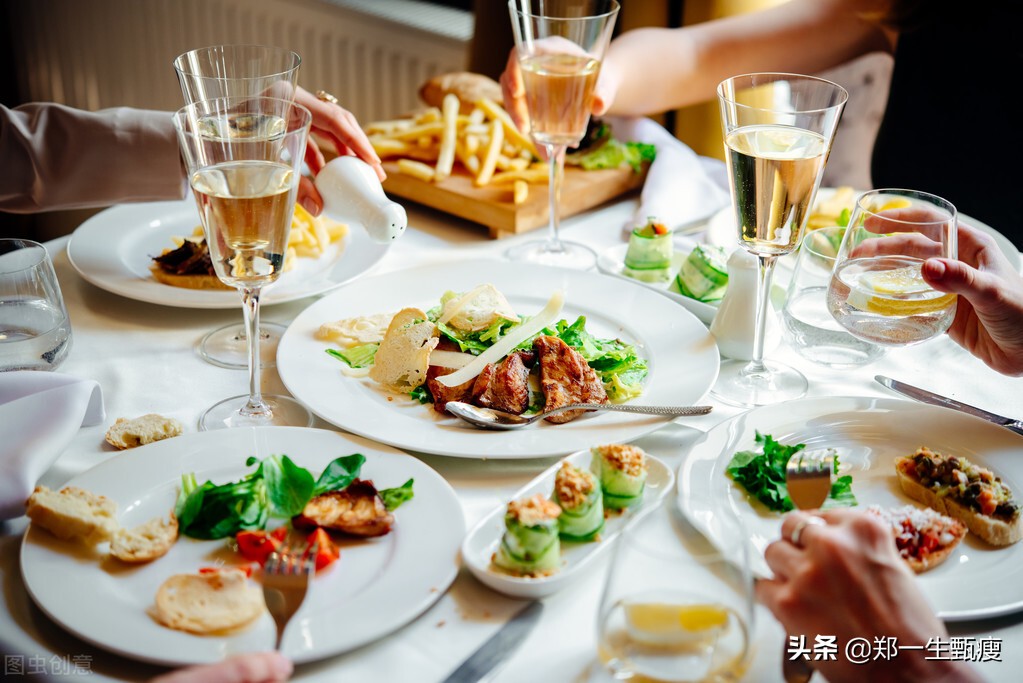 极低热量饮食：高蛋白、低热量、低碳水化合物的减肥计划