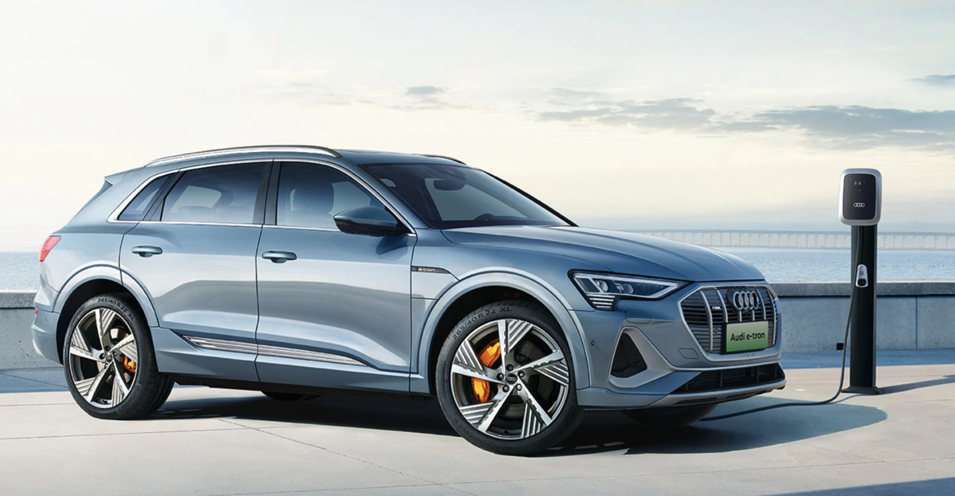 凯迪拉克大电动SUV，美国只卖38万元起，中国该卖多少？