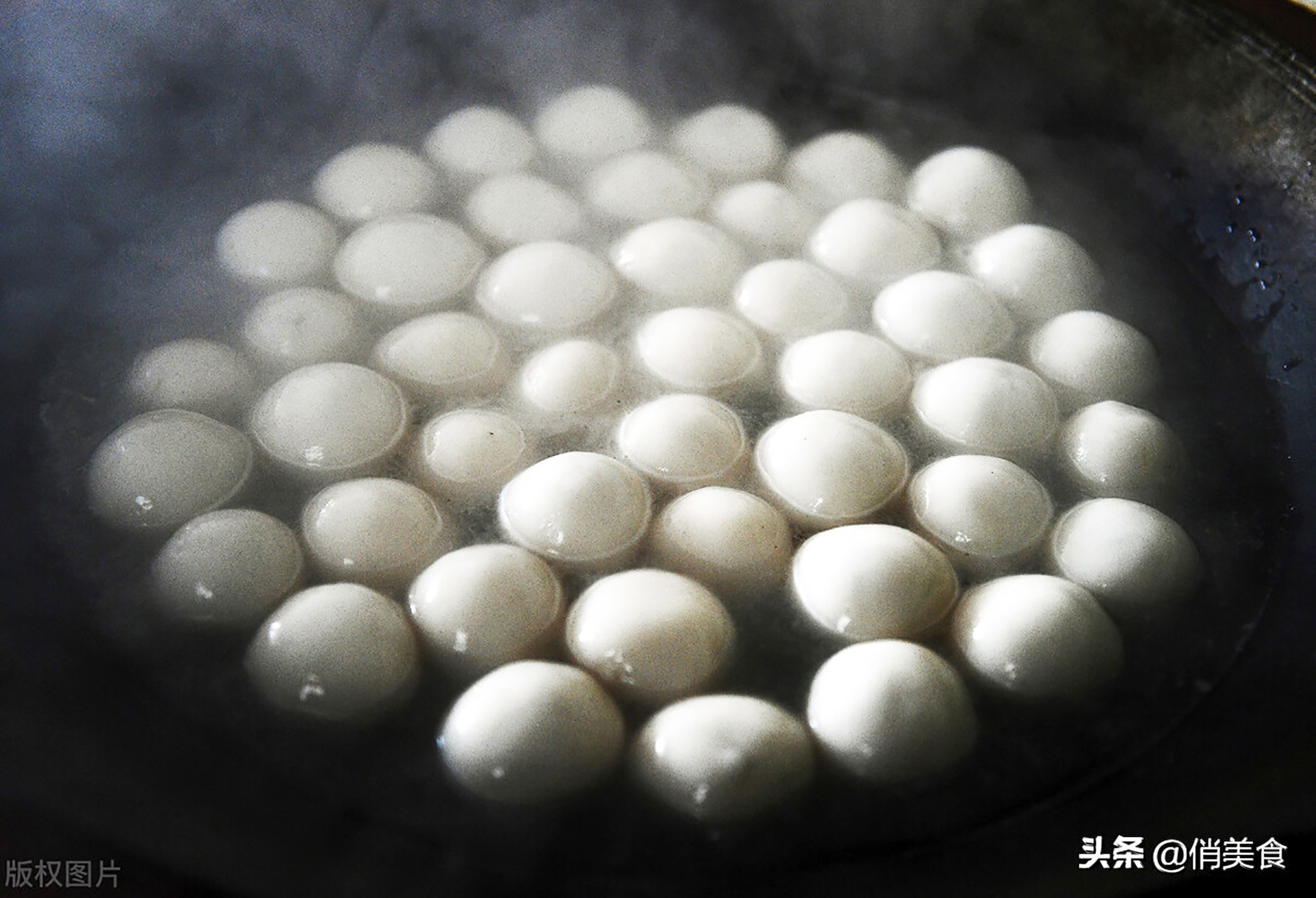 煮汤圆时，切记别直接下锅煮，多加3个步骤，汤圆不破皮不露馅