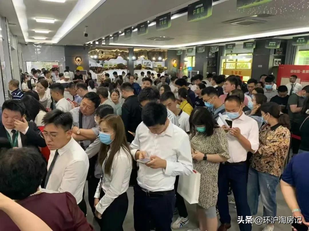 一房绑两车位，全城还抢不到！嘉兴楼市闹房荒的背后