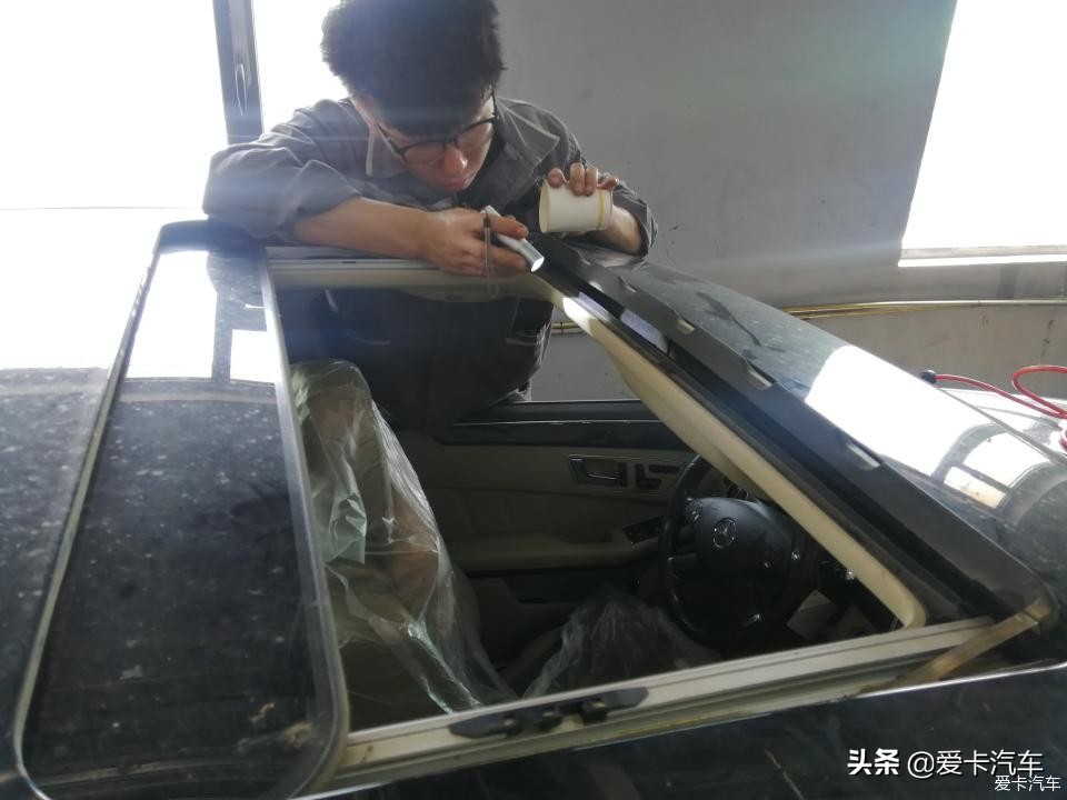 奔驰天窗漏水，夏季到了你的天窗排水系统检查了没？