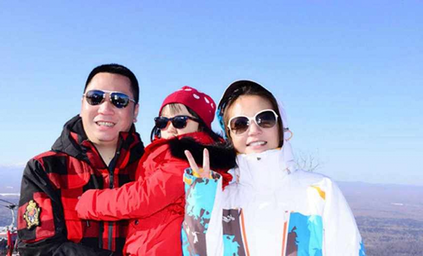 热搜上的赵薇令人费解,本人却迟迟不发声,相反黄有龙却成了焦点