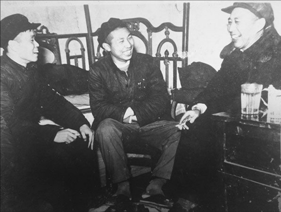 1955年，王震司令被一县长铐住，王震：你没枪毙我，算我王震命大