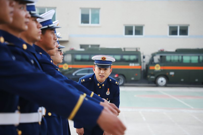 促养成 树新风丨西峰大队队列训练