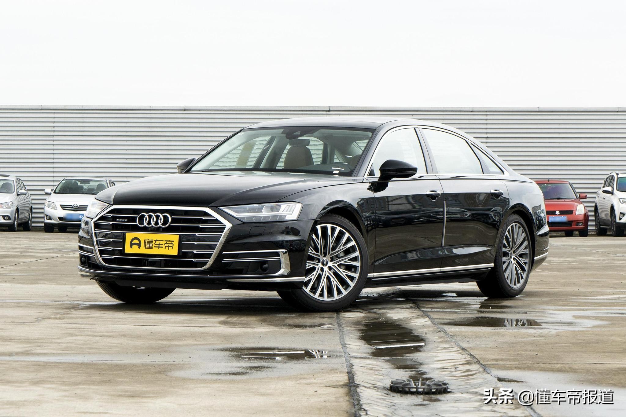 新车 </p><p>　　 新款奥迪A8L典藏版到店实拍，售85.88万元起，再战奔驰S级