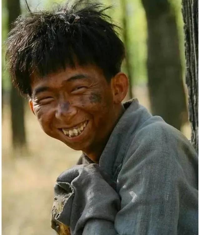 巨兴茂:郭靖宇的千里马,《灵魂摆渡》五公子,貌丑才高娶美娇妻