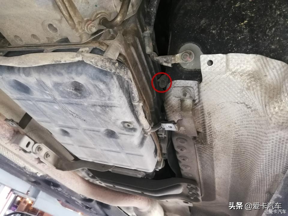 奔驰天窗漏水，夏季到了你的天窗排水系统检查了没？