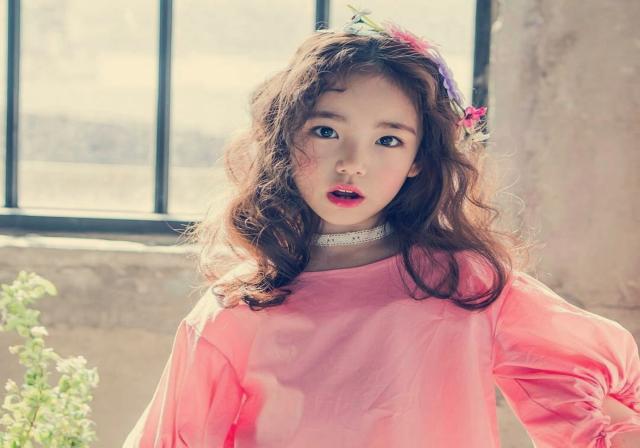 大学女友小恩暴露2（6岁开始化妆走红）