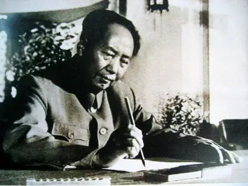 毛泽东在一个世纪，也许一千年产生一位”。