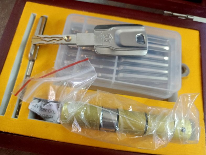 销售商说正宗的c级锁芯，钥匙配不了，这是真的吗？