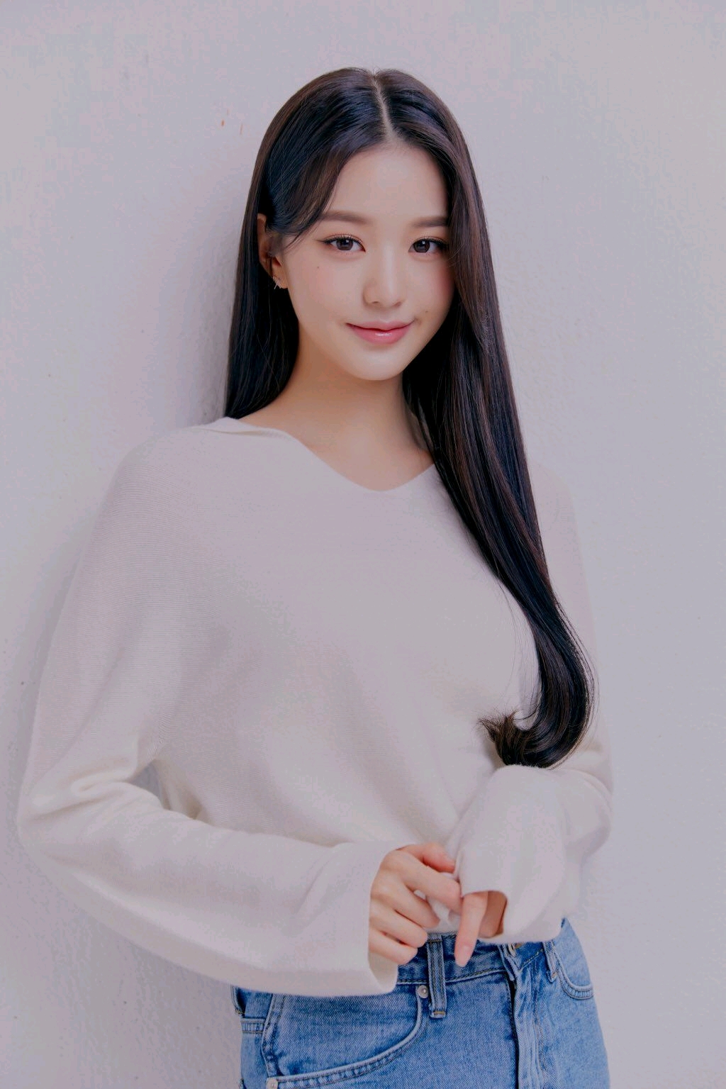 前IZONE成員張元英，即將出道女團的C位美貌，工作人員也懸殊