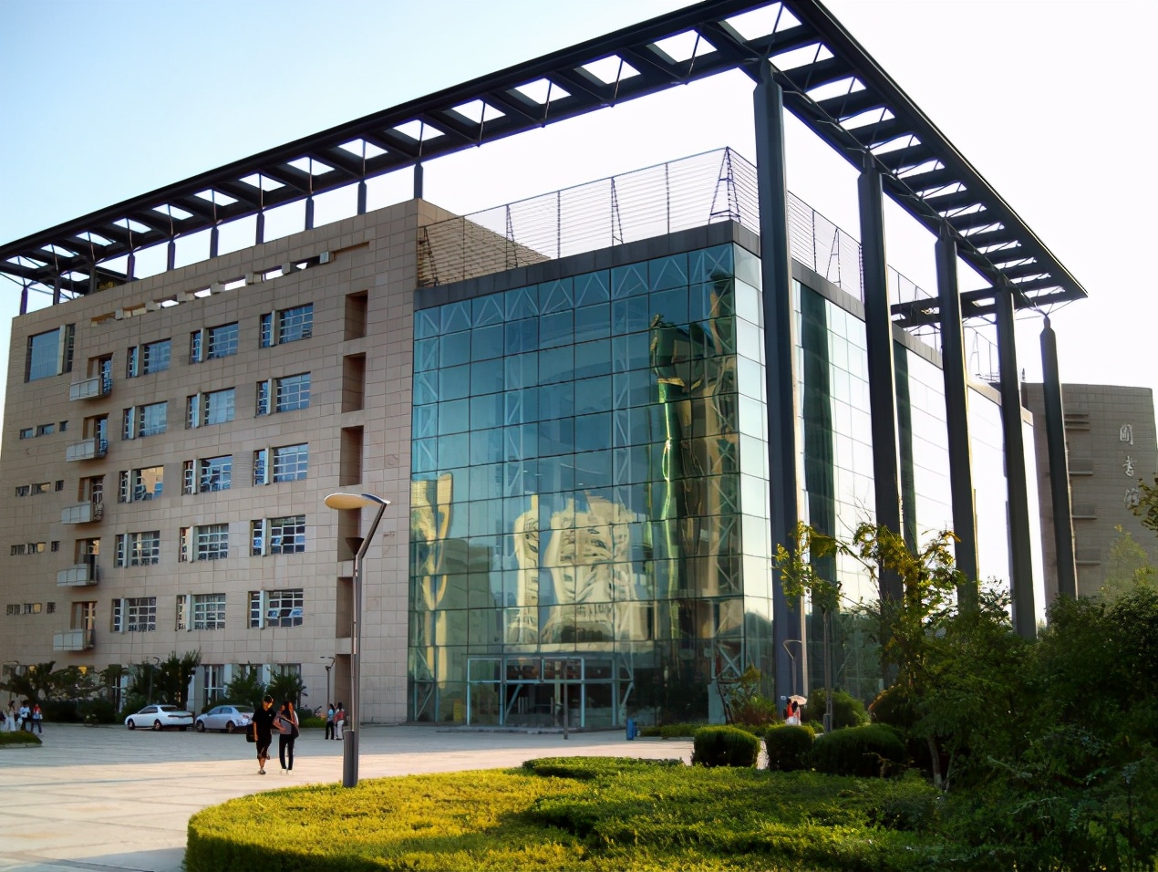 哈工大和吉大，谁才是真正的“东北王牌”高校，对比后一目了然