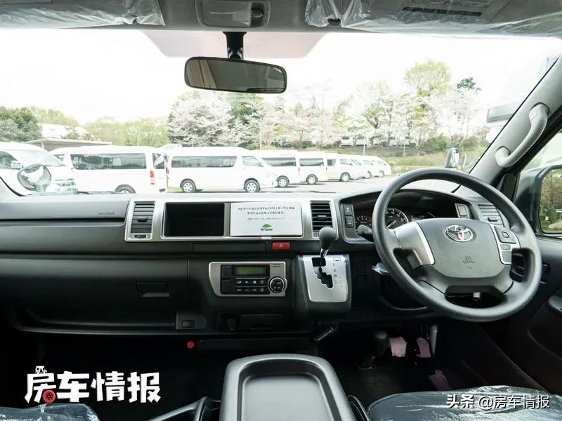 新款丰田海狮房车，7座设计适合接娃买菜，假日旅行还能洗漱做饭