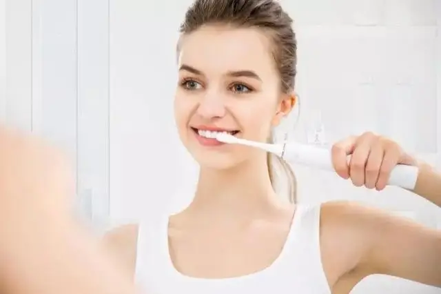 去牙石最有效的方法（自己在家怎样清理牙结石）