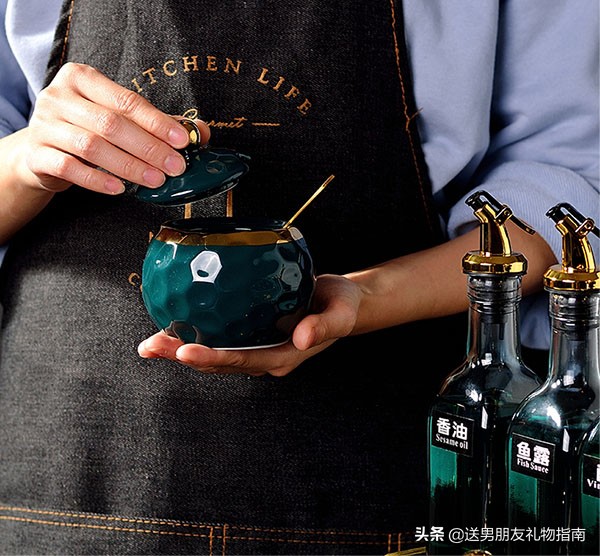 送闺蜜新婚礼物什么好（送闺蜜结婚礼物实用型）