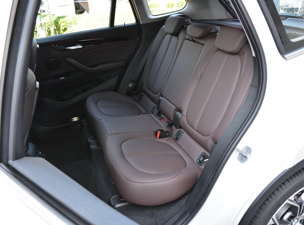 宝马X1成"跳水王"，21w左右就能入手，还买CR-V、途观L吗？