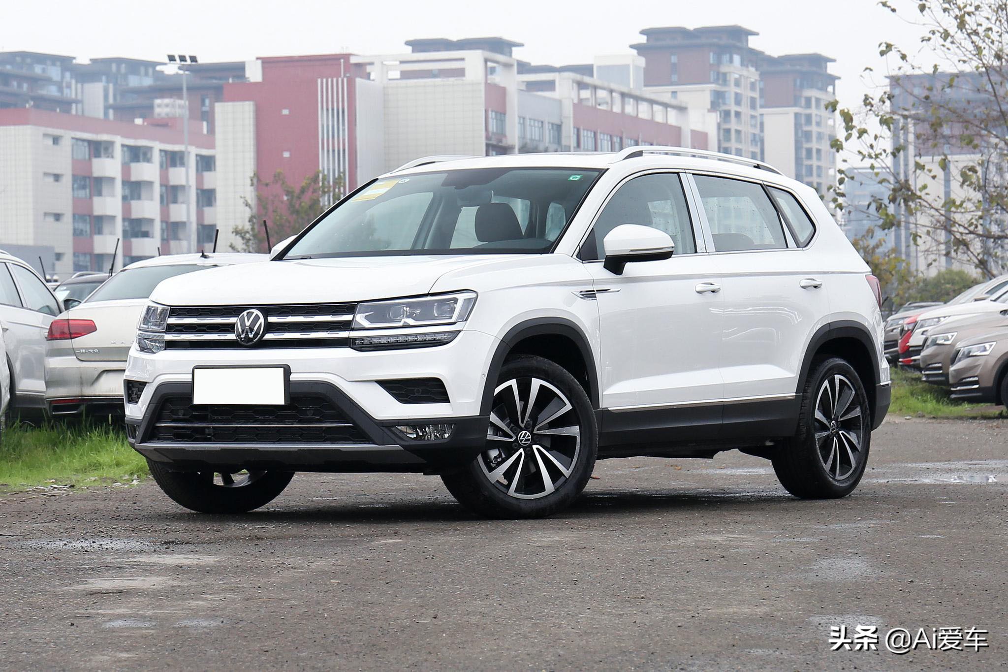 大空间德系热销家用SUV，车身好停车油耗5.9L，带你看大众途岳