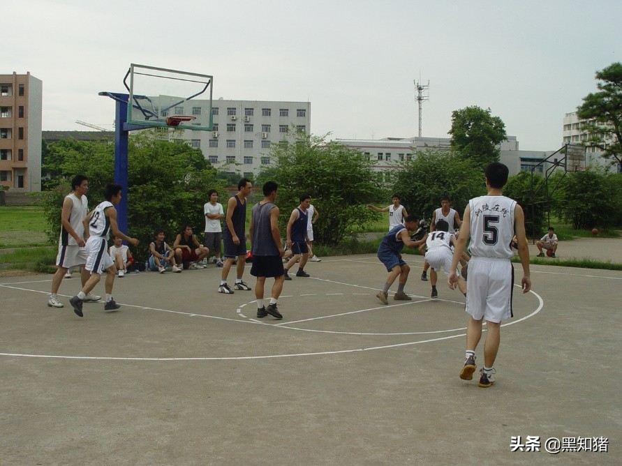 铜陵在线篮球队发展初期，我们走到一起来，夹缝中求生存