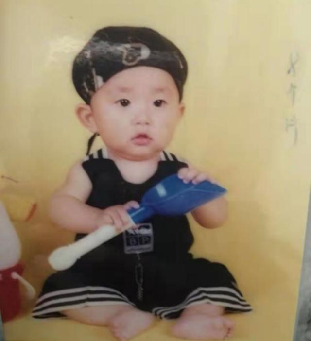 农村厂妹的逆袭记，为培养儿子疯狂报班，易烊千玺的妈妈创造奇迹