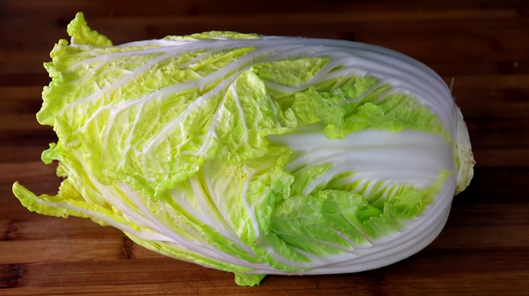 年后大鱼大肉吃腻了，教你最解腻凉拌白菜心的做法，脆嫩又爽口