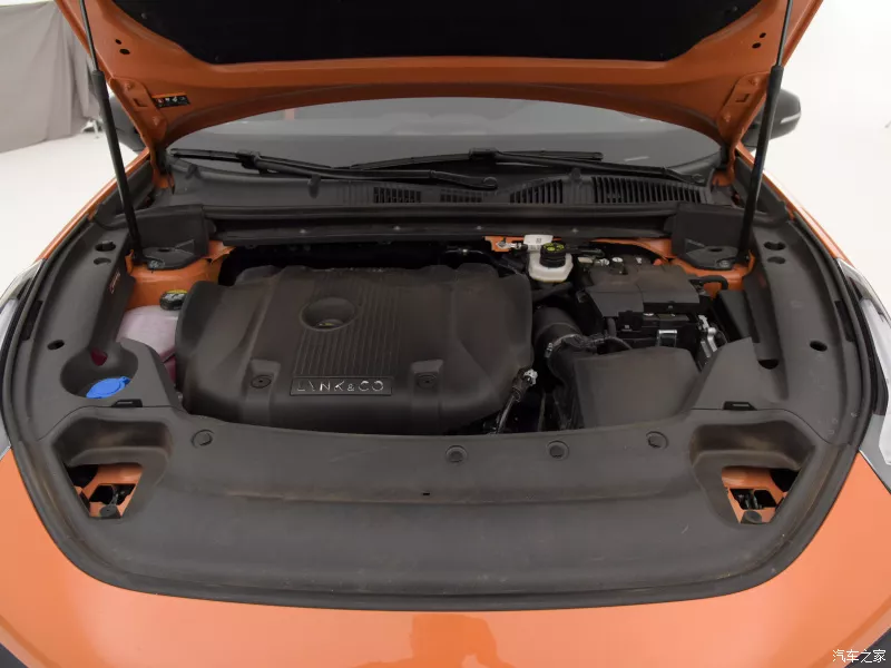领克02 Hatchback：2.0T+8AT，外观运动时尚，年轻人的好选择