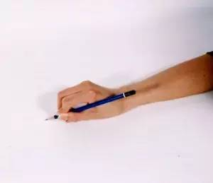 如何让孩子写出一手漂亮的字？正确的握笔姿势写字是关键