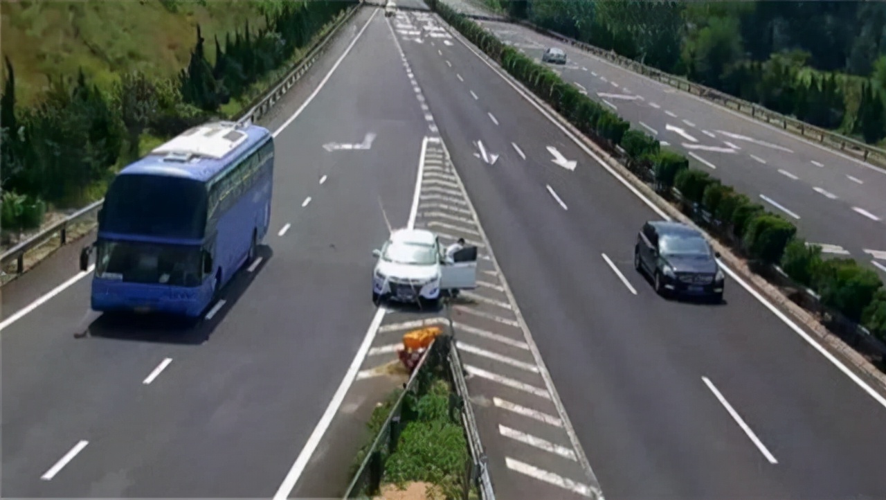 高速公路有哪些标线和标识，有什么作用