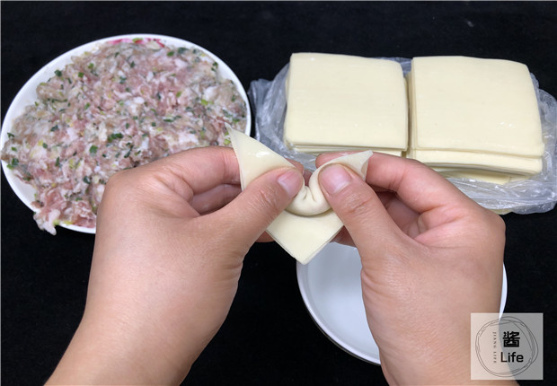 包馄饨只服四川这种包法，好看还煮不破，看完你也快学起来吧