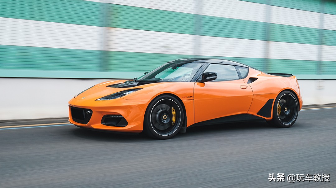 一生想买的车保时捷911和路特斯Evora，两个极端但都好想要