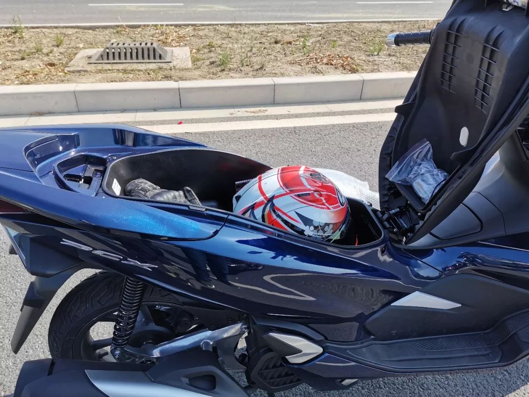 26990元，有颜值有实力，为享而生—新大洲本田PCX150抢先测评