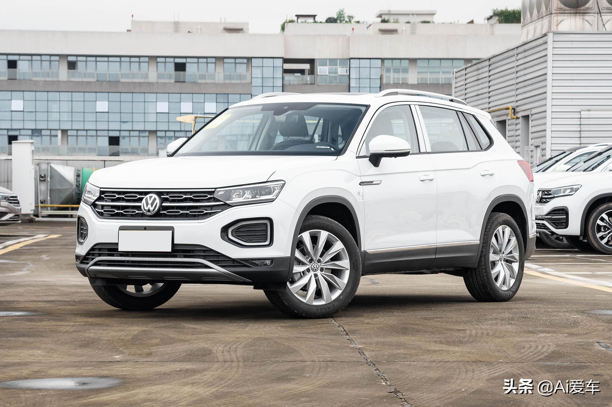 3年销量45万辆，德系热销家用SUV，便宜省油带四驱，实拍大众探岳