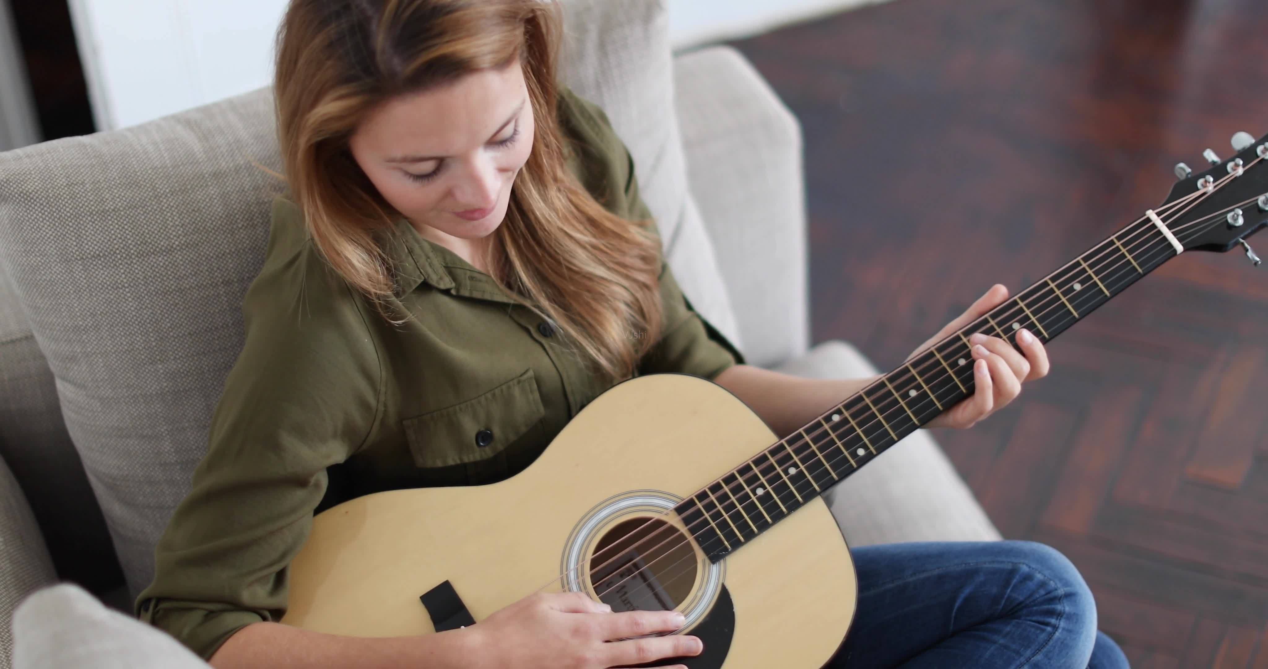 吉他不注意保养就开裂养护吉他看这篇就够了吉他保养的最好方式是什么