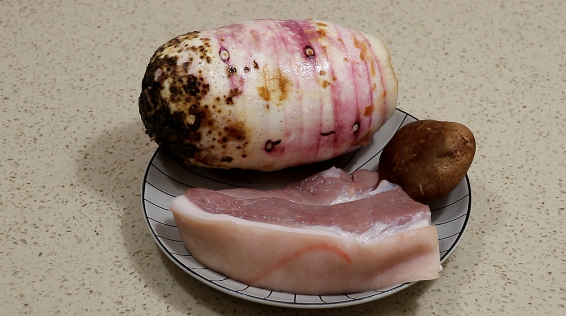 冬季要多吃芋头，吃南瓜冬瓜不如吃它，不用油炸，营养又美味